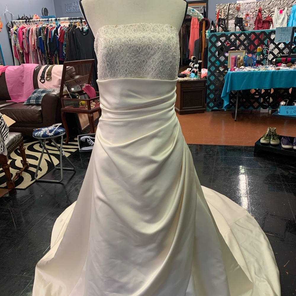 Wedding gown